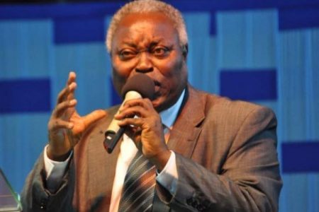 Don’t attack President, Kumuyi tells Christians
